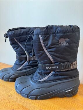 Sorel Black Flurry Winter Boots